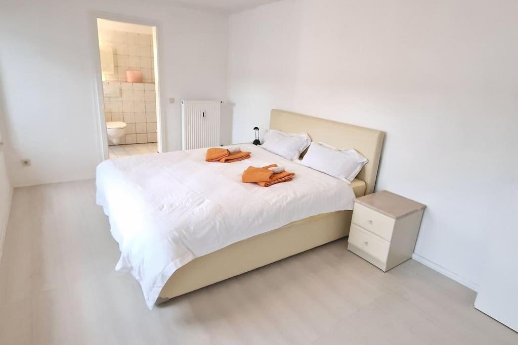 Luna City-Apartment 80Qm 2 Zimmer 2 Baeder 20Km Messe Airport Krefeld Buitenkant foto